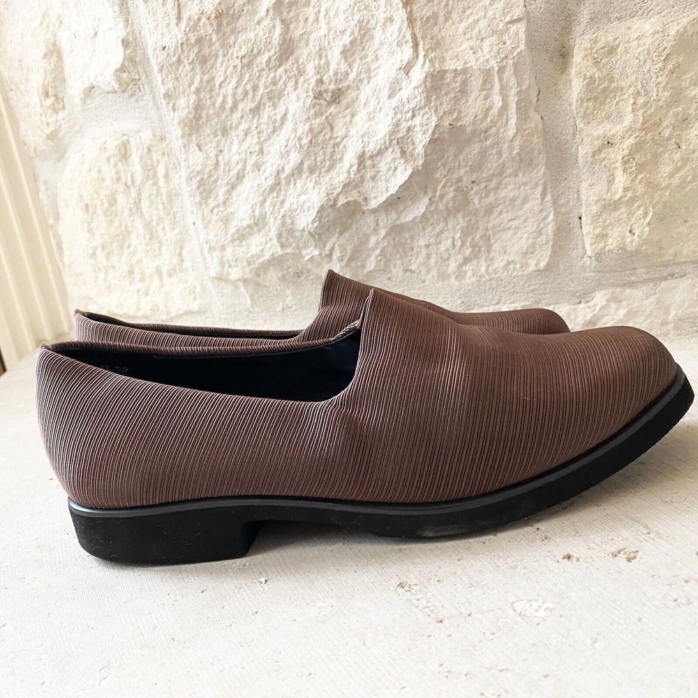Zena Brown 7.5 Soft Stretch Fabric Low Heel Cushioned‎ Loafer